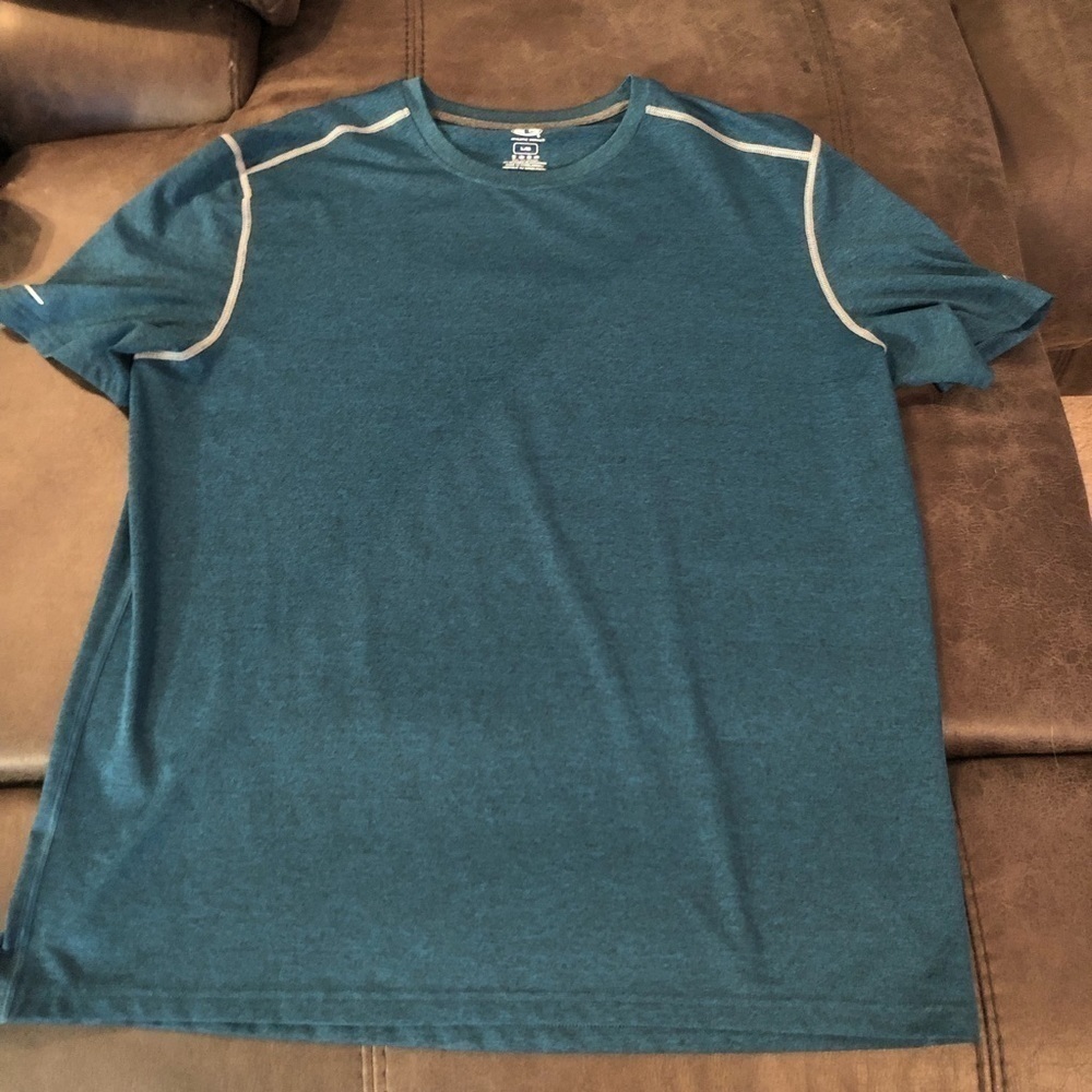 ATHLETIC Works Men’s Large T-shirt